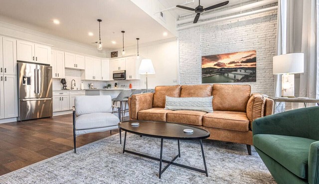 Downtown Luxury Condo | Near UT