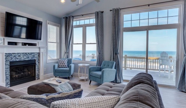 Dream Getaway a Gorgeous Private Oceanfront with Hot Tub Sleeps 12