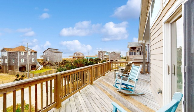 Dreamy dog-friendly getaway with ocean views, beach access, fast WiFi, and deck