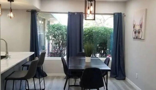 Eastside 3 bed 2 bath, King en suite & fast Wifi