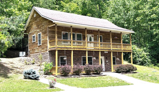 Ellie's Place-Reserve for Your Autumn Getaway!