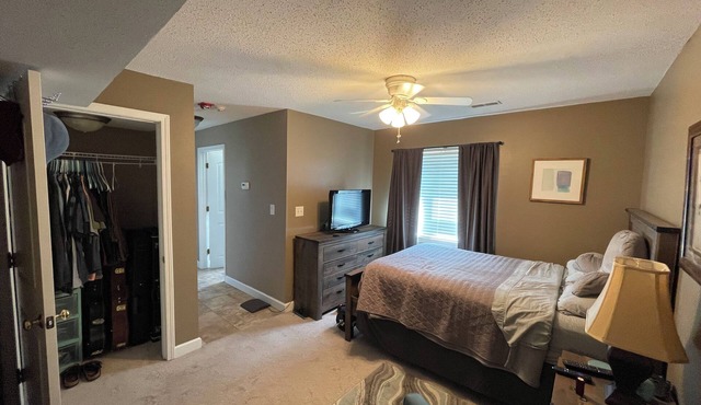 EN06 - Private 1BR apartment in secure building downtown!