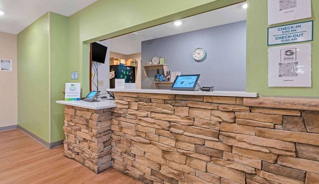 Extended Stay America Select Suites - Louisville - Airport