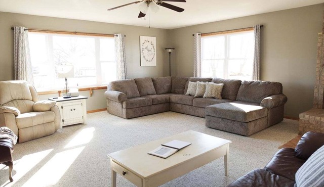 Family Farm Stay Near Route 66 | Animals & Fire Pit