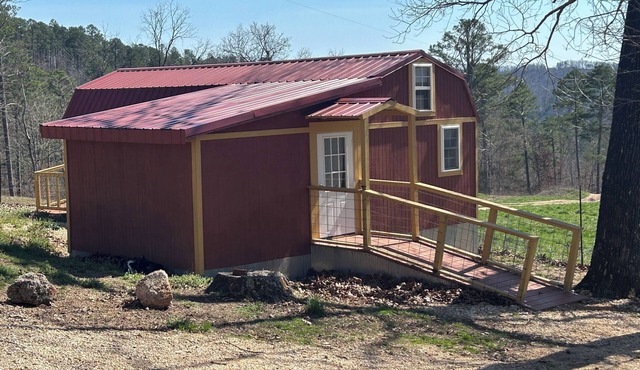 Fox Pen Cabins Cabin #2 Not friendly for street bikes… Pet-Friendly