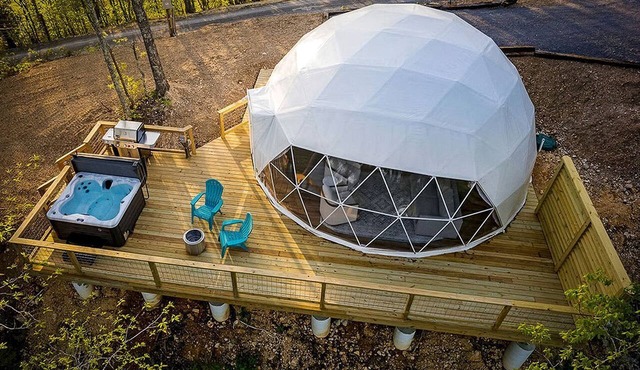 Fully-Equipped Lake Dome with Beautiful Interior and Exterior in Tennessee