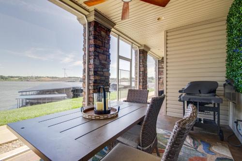 Furnished Porch, Resort Pools! Lands End Condo
