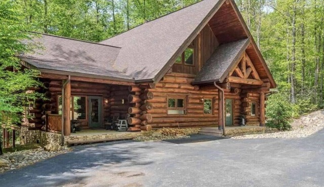 Gatlnburg Cabin Creek Retreat