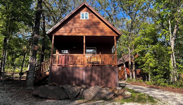 Grandma's cabin nestled in a little woodland village – playground, pond and more