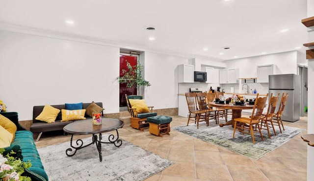 Grant Line Residence Unit D - 10 Min to Louisville