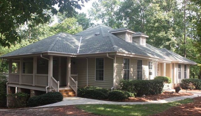 Great For Corporate/Executive/Family Retreats; 8 Mins To UNC, Dining/Shops
