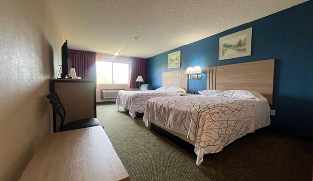 Great for Extended Stays & Local Exploration | 2 Queen Beds w/Free Parking