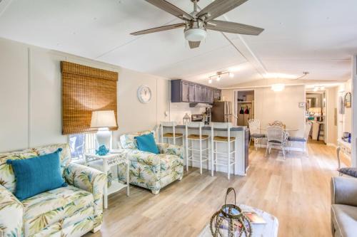 Hampstead Getaway - 5 Miles to Beaches!