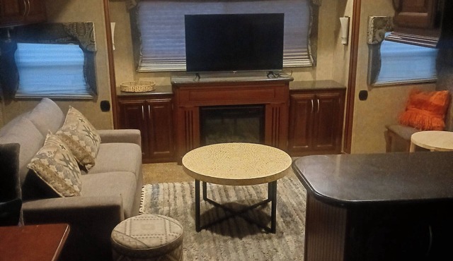 Hidden Jem ...Cozy 1-bedroom in superb Albuquerque with AC