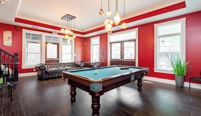 Highlands 8 Bedroom 3B Bath w/13 Beds Sleep 18! + Fire Pit Pool Table