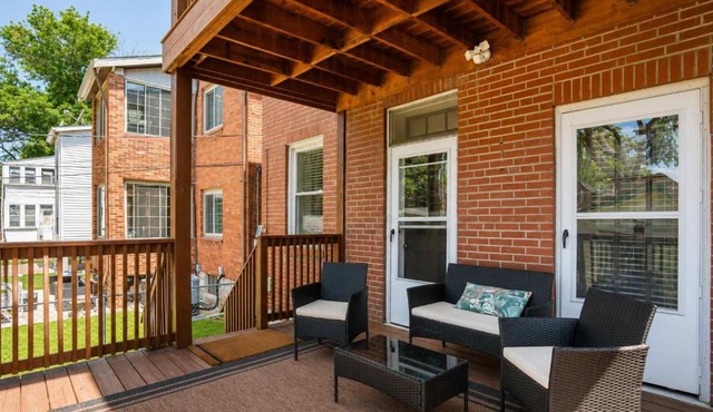 Historic 2BR with Deck Games & Garage