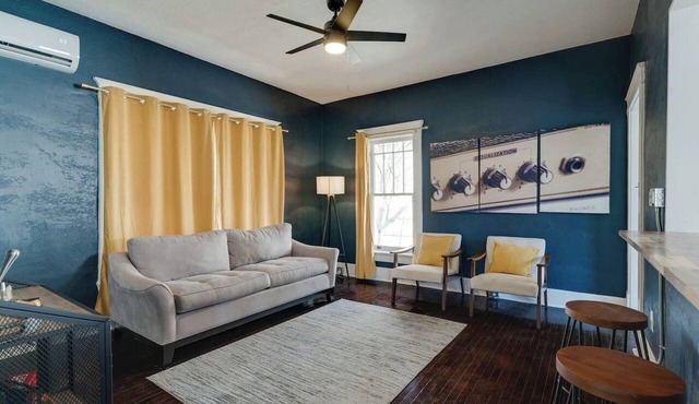 Historic Music City Loft Sleeps 8 | Near Broadway