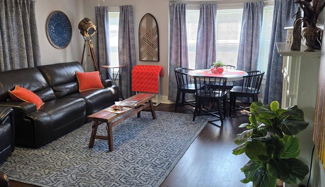 IDA'S COTTAGE. Close to caves and lakes. Beautiful decor. Simply the best!