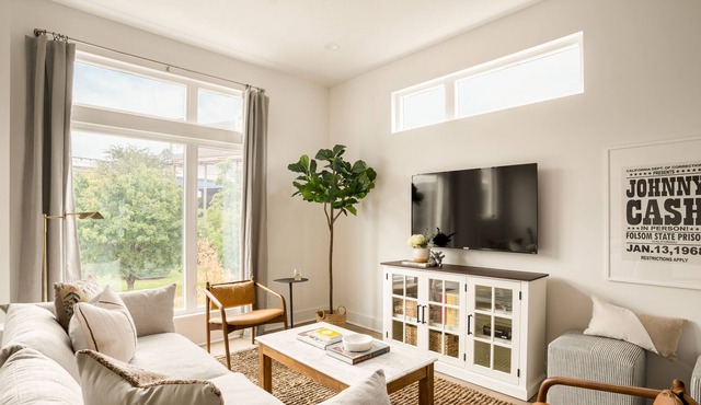 Jolene by Avantstay Stunning Townhouse in Great Location in Nashville!