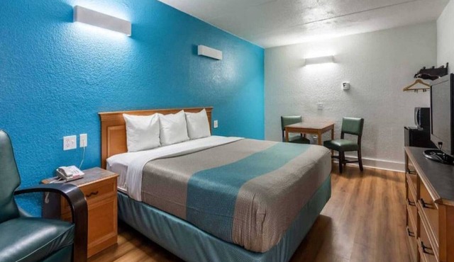 King Bed|Mob Acc|Nsmk|Microfridge