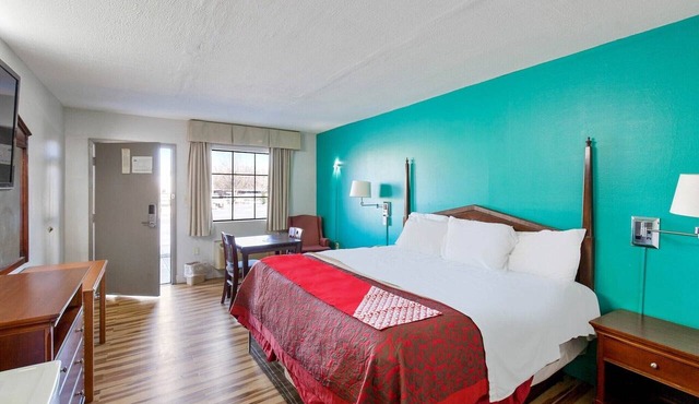 King Bed |Non Smoking|Columbia