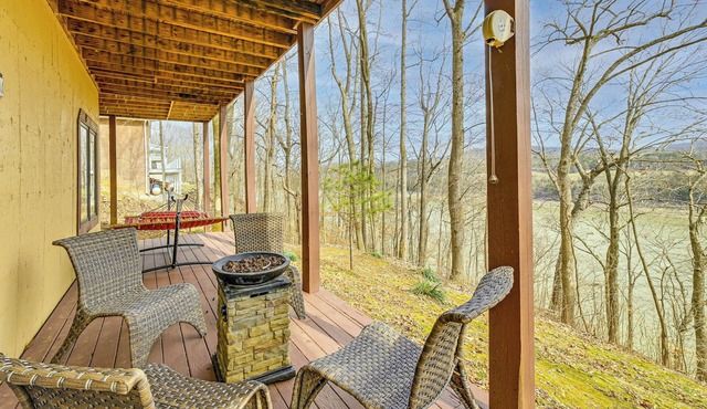 Lake Cumberland Log Cabin Near 3 Boat Ramps