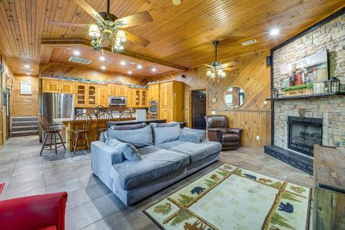 Lake Eufaula Cabin w/Hot Tub & Large Deck