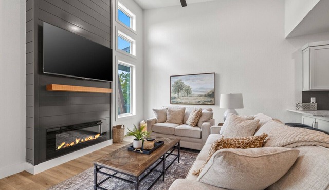 Lake Retreat | Poolside, Dock & 2 Living Spaces