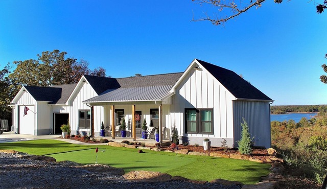 Lakefront Luxury on Lake Eufaula Private gated retreat — sleeps 12