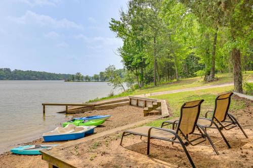 Lakefront Winnsboro Home w/20+ Acres!