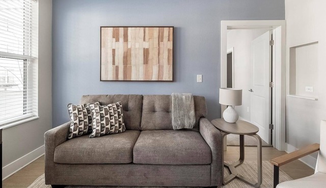 Landing | Amazing 2BD, Courtyard, Gym