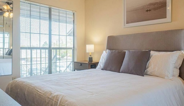 Landing at High Ridge Apartments - 1 Bedroom in East El Paso