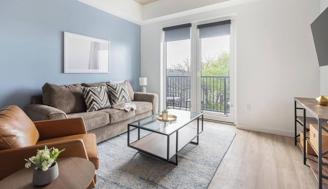 Landing | Beautiful 1BD, Gym, Pool