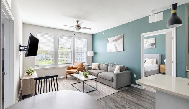 Landing | Beautiful 2BD, Pool, Gym