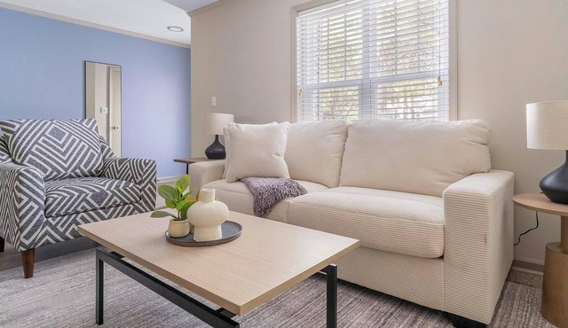 Landing | Beautiful 2BD, Clubhouse, Tennis Court