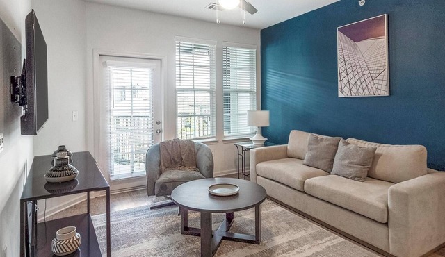 Landing | Chic 1BD, Clubhouse, Yoga Studio