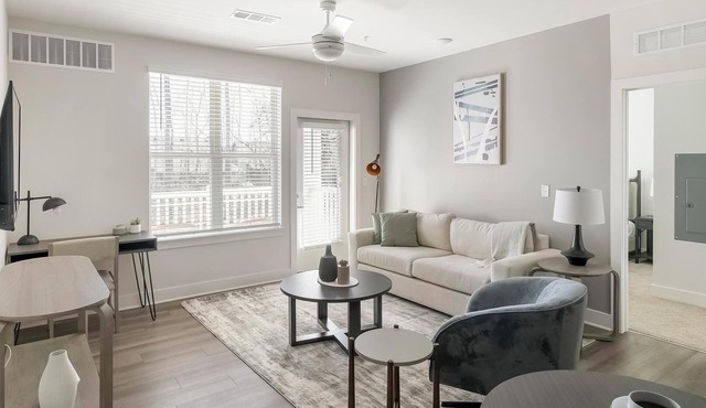 Landing | Chic 2BD, Courtyard, Clubhouse