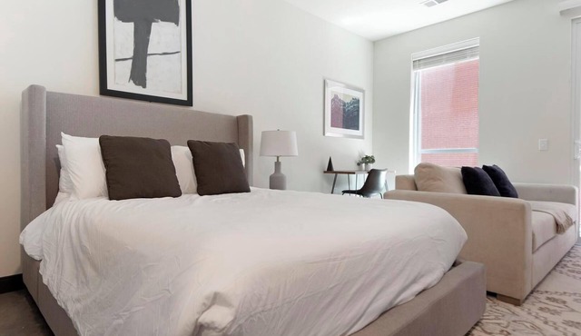 Landing | Chic Studio, Courtyard, Clubhouse