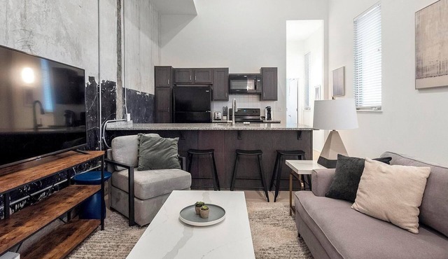 Landing | Spectacular 1BD, Gym, Courtyard