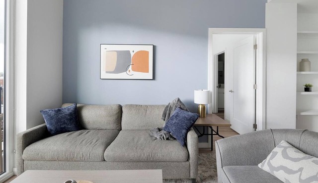 Landing | Stunning 2BD, Gym, Pool