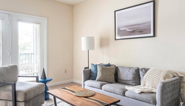 Landing | Stylish 2BD, Gym, Clubhouse