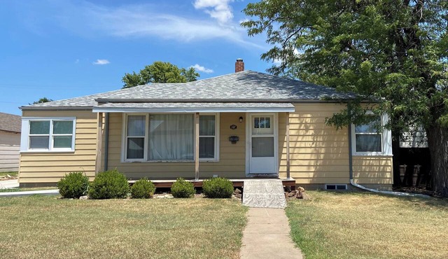 Large space, recently renovated 7 bedrooms 3 bath!