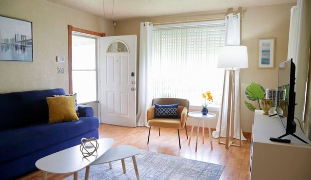 LeAlora: Furnished Home for Extended Stays