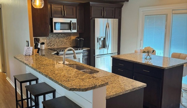 Lincoln Getaway: 3BR, 3BA Home + Arcade