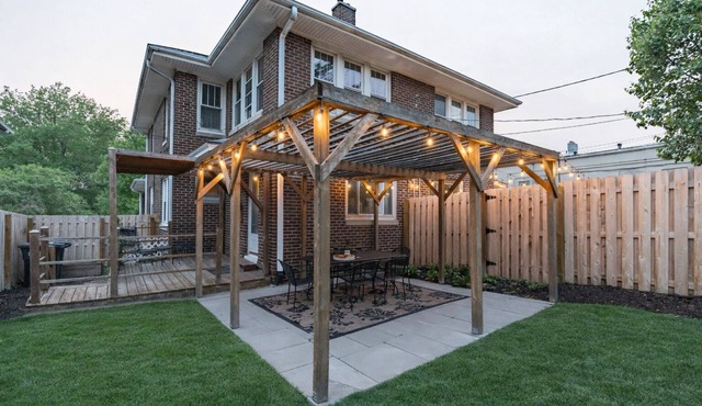 LOCATION! 3BR Near UNMC, Creighton, UNO & Downtown