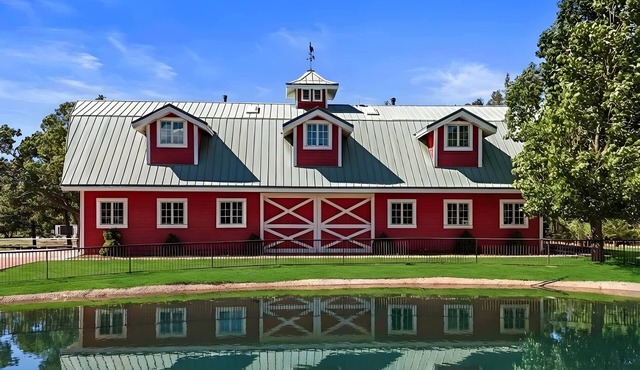 Lofted Legacy Barn, White Mountains AZ