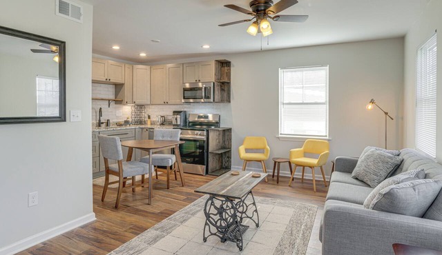 Louisville Charm Near the Derby: Apt w/Yard!