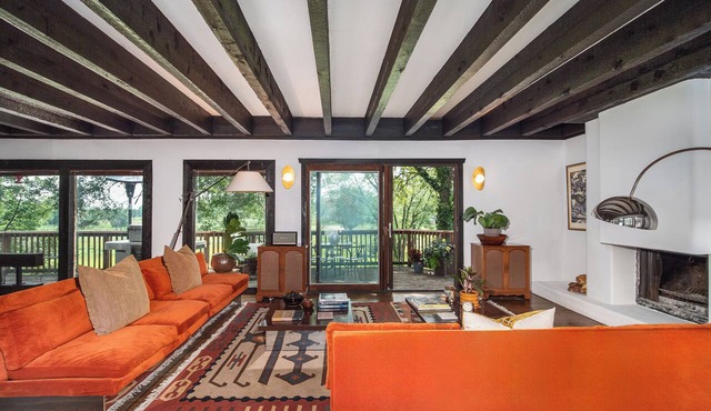 Luxury 3 Bedroom Architectural California Home - World Cup Adjacent.