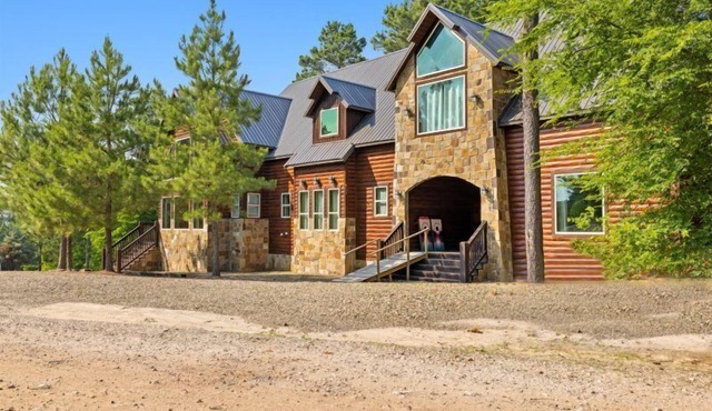 Majestic Mountain Lodge in Hochatown/Broken Bow, OK