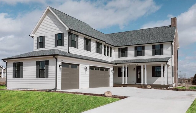 Middlebrook Retreat, "Luxurious Retreat in Iowa's First Agrihood: Minutes to Des Moines & Steps to C.